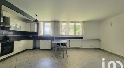 Apartment 3 rooms of 63 m² in Chilly-Mazarin (91380)