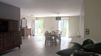 House 5 rooms of 120 m² in Ambarès-et-Lagrave (33440)