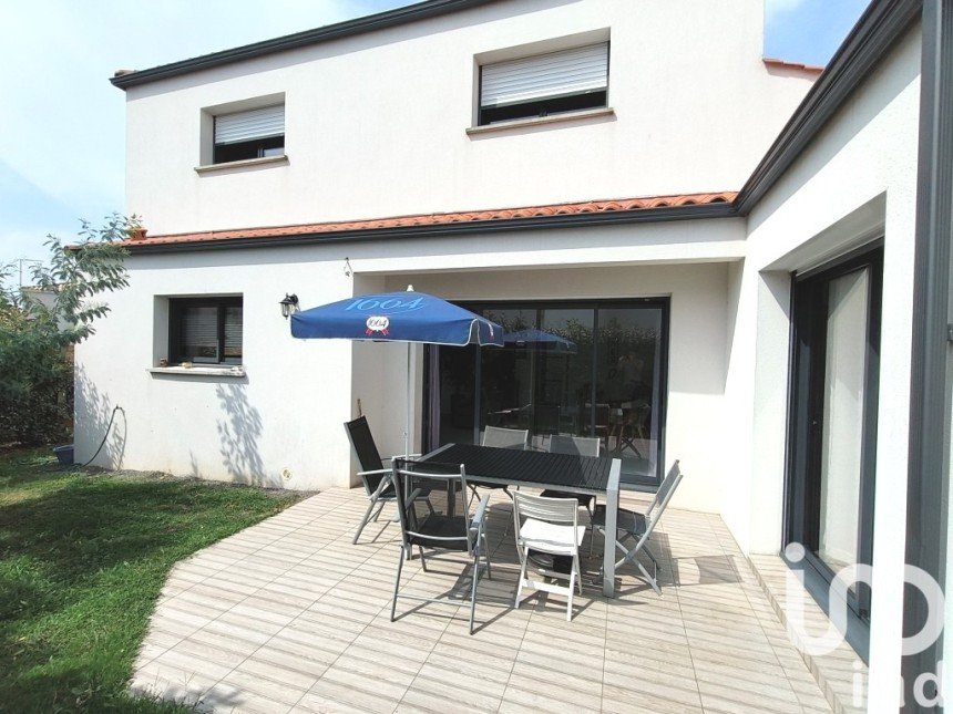 House 5 rooms of 143 m² in Les Sables-d'Olonne (85100)