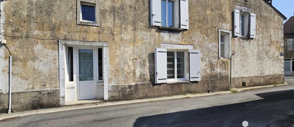 Maison de ville 7 pièces de 154 m² à Aigre (16140)