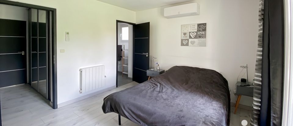 Maison 9 pièces de 195 m² à Sainte-Colombe (77650)