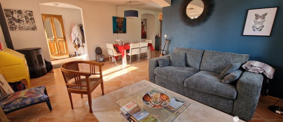 Traditional house 4 rooms of 106 m² in Six-Fours-les-Plages (83140)