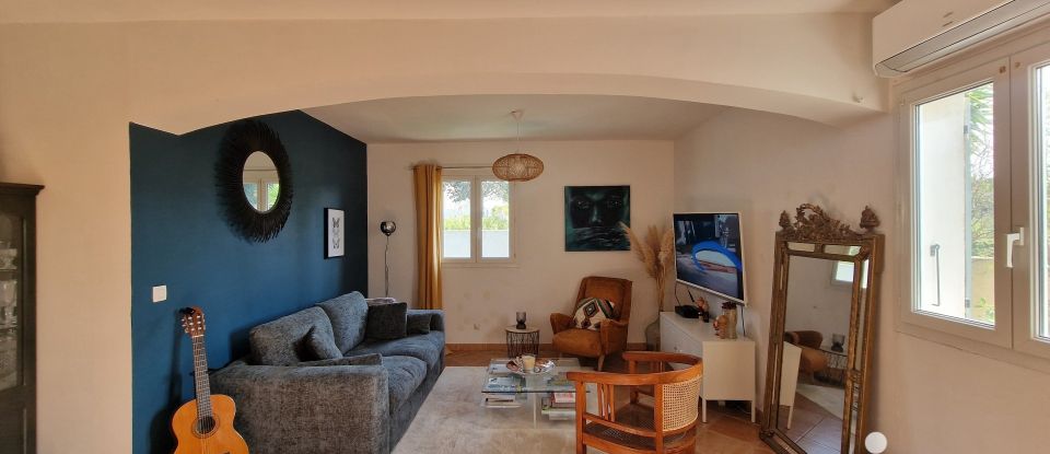 Traditional house 4 rooms of 106 m² in Six-Fours-les-Plages (83140)