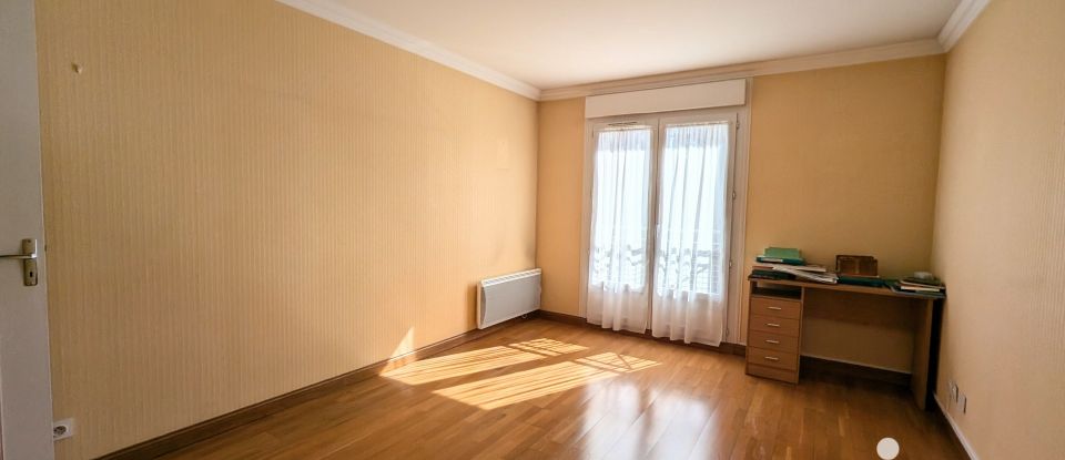 Appartement 4 pièces de 85 m² à Lèves (28300)