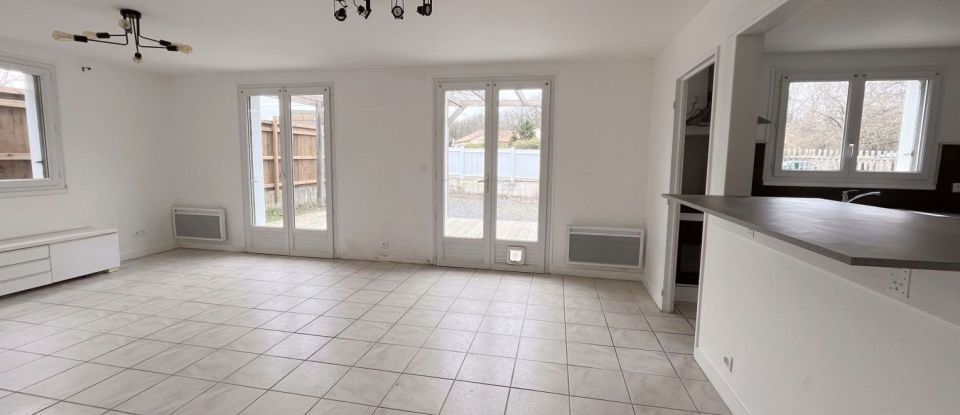 Maison 4 pièces de 91 m² à Fontaine-le-Comte (86240)