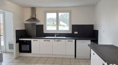 Maison 4 pièces de 91 m² à Fontaine-le-Comte (86240)