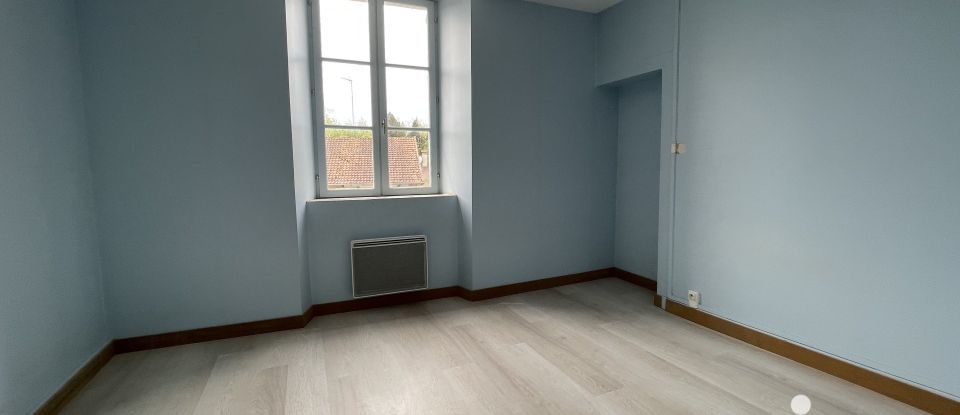 Maison 5 pièces de 160 m² à Saint-Laurent-sur-Gorre (87310)