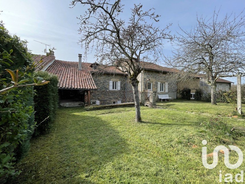 Maison 5 pièces de 160 m² à Saint-Laurent-sur-Gorre (87310)