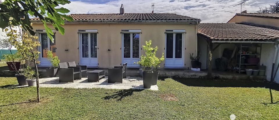 House 5 rooms of 102 m² in Jarnac (16200)