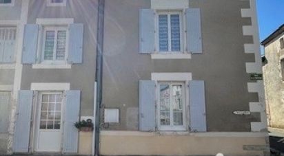 Maison de ville 3 pièces de 83 m² à Verteuil-sur-Charente (16510)