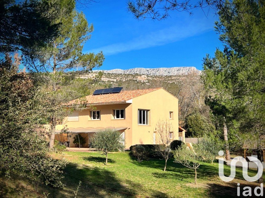 Mansion 11 rooms of 306 m² in Rousset (13790)