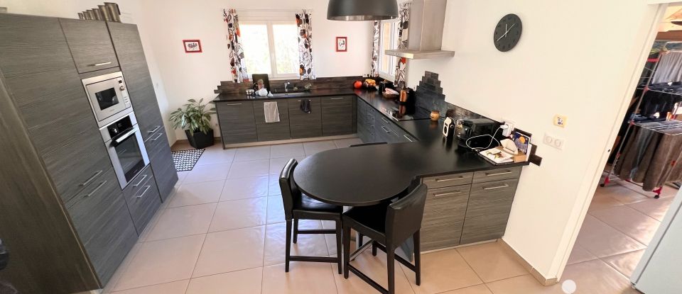 Mansion 11 rooms of 306 m² in Rousset (13790)