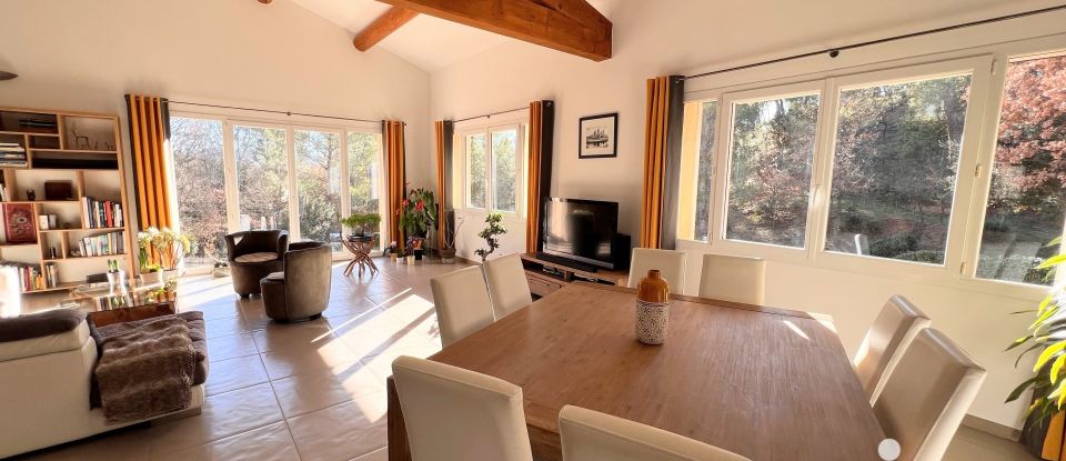 Mansion 11 rooms of 306 m² in Rousset (13790)