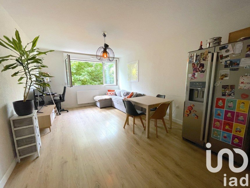 Appartement 3 pièces de 66 m² à Bordeaux (33100)