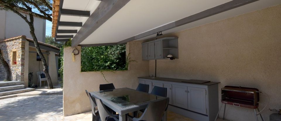 Maison 7 pièces de 165 m² à Poulx (30320)