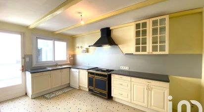 House 9 rooms of 236 m² in Le Champ-Saint-Père (85540)