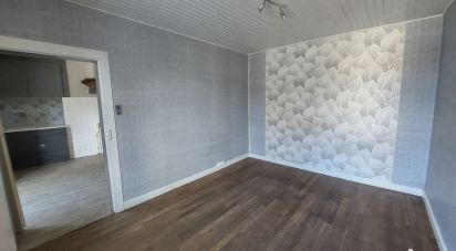 Maison 5 pièces de 74 m² à Saint-Laurent-sur-Gorre (87310)