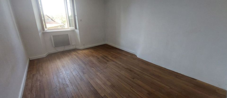 Maison 5 pièces de 74 m² à Saint-Laurent-sur-Gorre (87310)