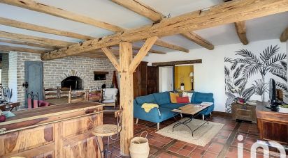 Village house 7 rooms of 202 m² in Sainte-Soulle (17220)