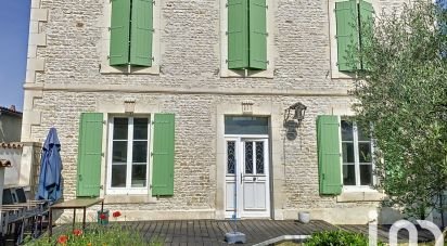 Maison de village 7 pièces de 202 m² à Sainte-Soulle (17220)