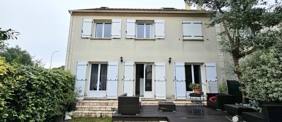 Maison traditionnelle 7 pièces de 135 m² à Bry-sur-Marne (94360)