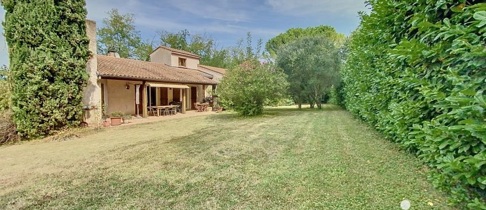 Maison traditionnelle 7 pièces de 218 m² à Montboucher-sur-Jabron (26740)