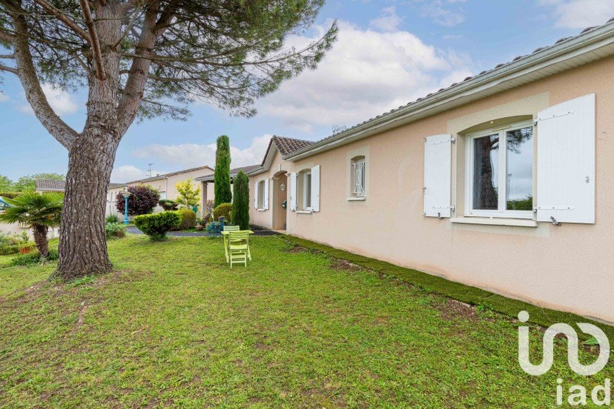 Maison traditionnelle 5 pièces de 152 m² à Châteaubernard (16100)