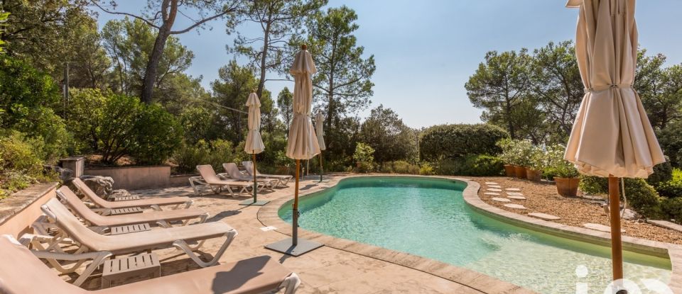 Demeure 7 pièces de 230 m² à Lourmarin (84160)