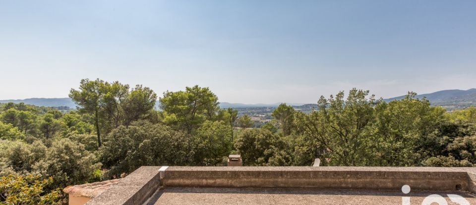 Demeure 7 pièces de 230 m² à Lourmarin (84160)