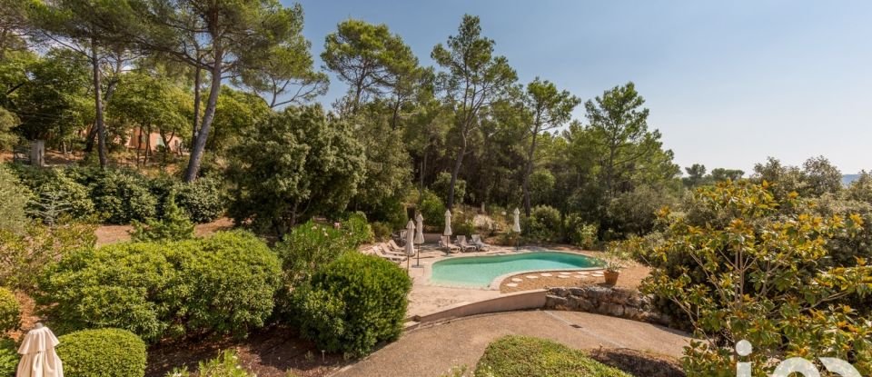 Demeure 7 pièces de 230 m² à Lourmarin (84160)