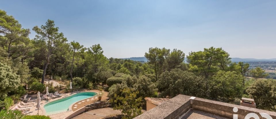 Demeure 7 pièces de 230 m² à Lourmarin (84160)