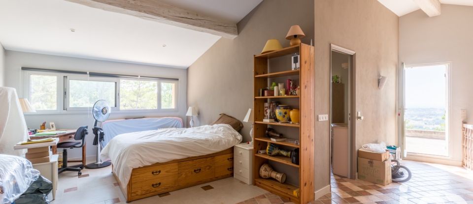 Demeure 7 pièces de 230 m² à Lourmarin (84160)