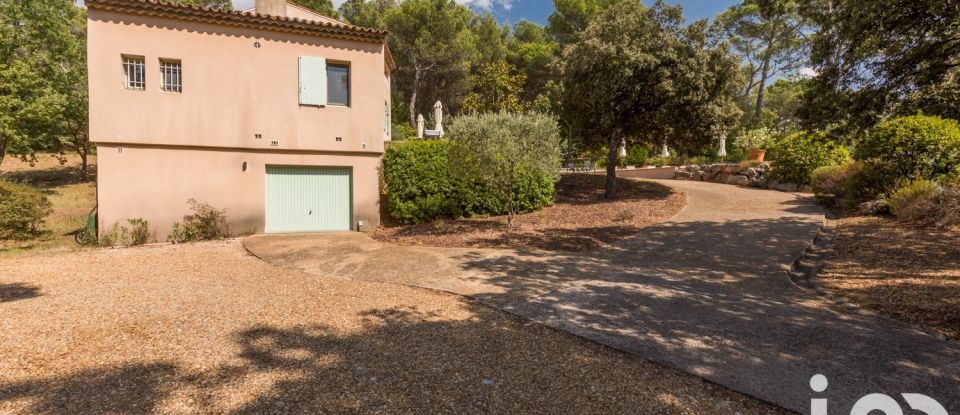 Demeure 7 pièces de 230 m² à Lourmarin (84160)