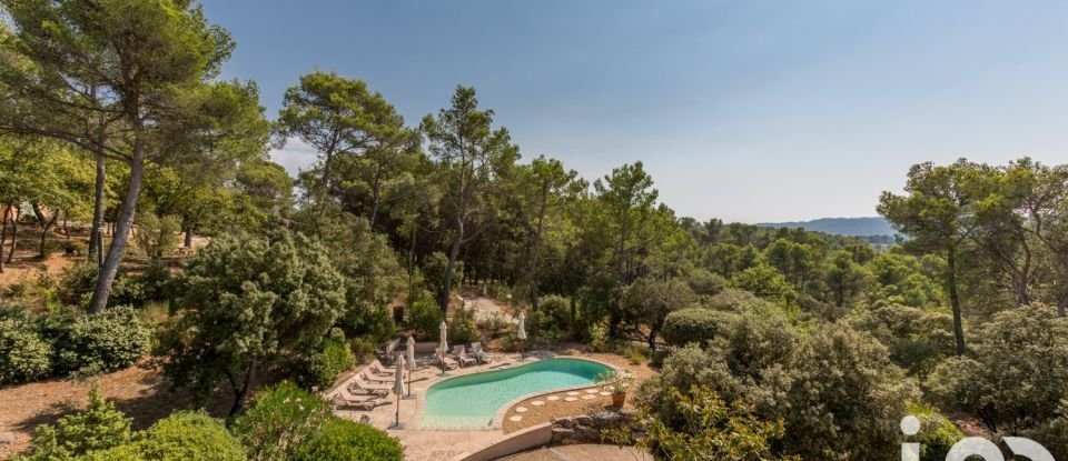 Demeure 7 pièces de 230 m² à Lourmarin (84160)