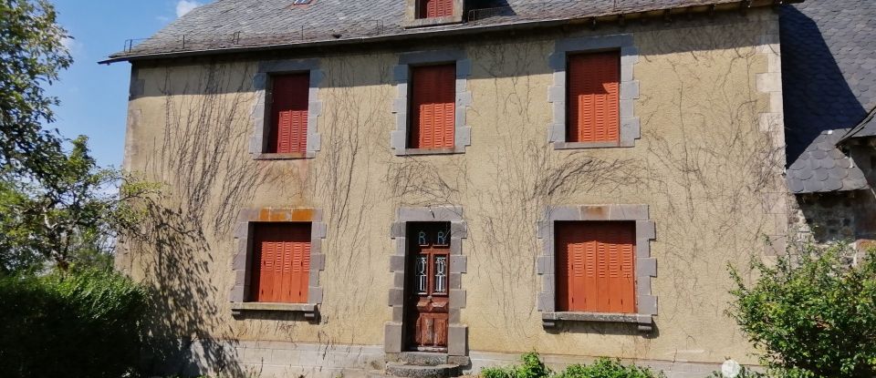 Maison 6 pièces de 155 m² à Anglards-de-Salers (15380)