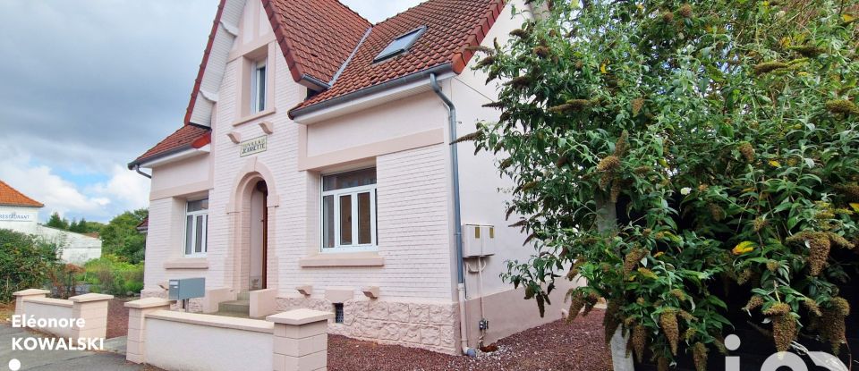 Maison de ville 8 pièces de 114 m² à Saint-Pol-sur-Ternoise (62130)