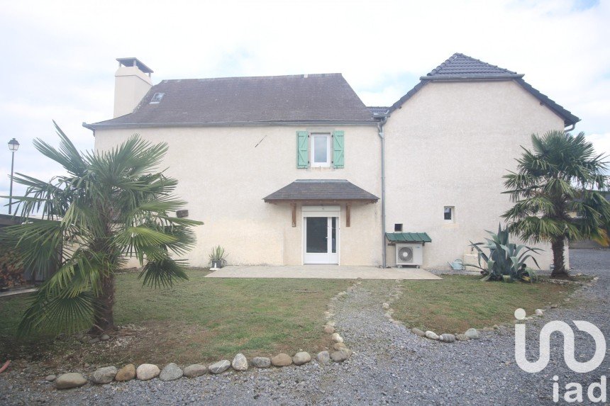 Traditional house 4 rooms of 104 m² in Oloron-Sainte-Marie (64400)