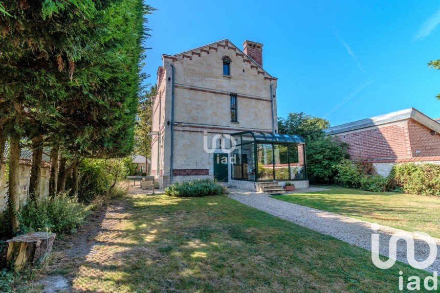 Demeure 5 pièces de 163 m² à Coye-la-Forêt (60580)