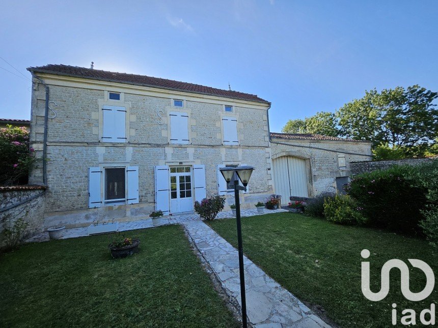 Traditional house 5 rooms of 158 m² in Néré (17510)