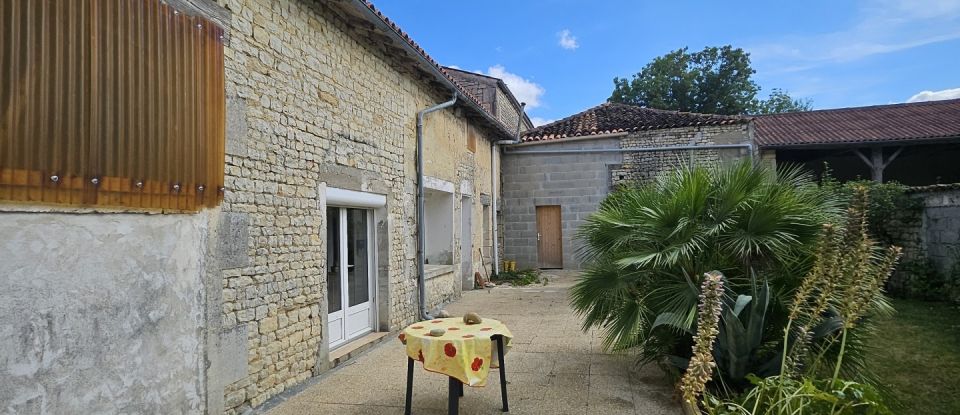 Traditional house 5 rooms of 158 m² in Néré (17510)