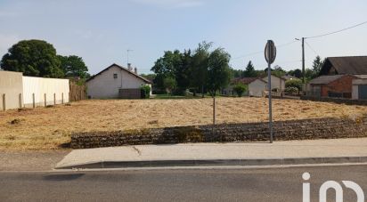 Land of 972 m² in Usson-du-Poitou (86350)