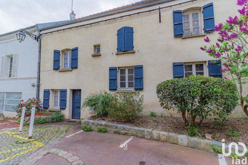 Maison 7 pièces de 143 m² à Épône (78680)