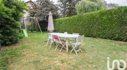 Traditional house 6 rooms of 119 m² in Vélizy-Villacoublay (78140)