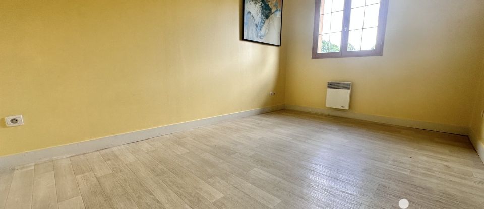 Maison 5 pièces de 95 m² à Saint-Saturnin-du-Limet (53800)