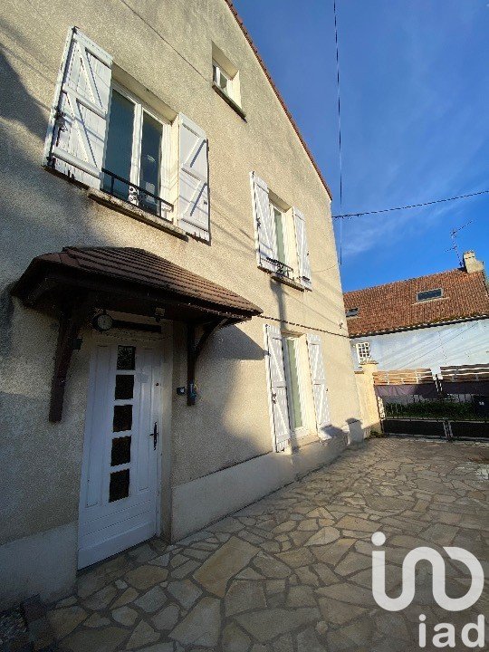 Town house 5 rooms of 97 m² in Couilly-Pont-aux-Dames (77860)