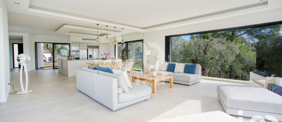 Maison d’architecte 5 pièces de 260 m² à Roquefort-les-Pins (06330)