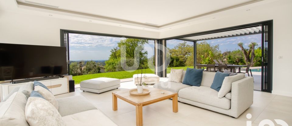 Maison d’architecte 5 pièces de 260 m² à Roquefort-les-Pins (06330)