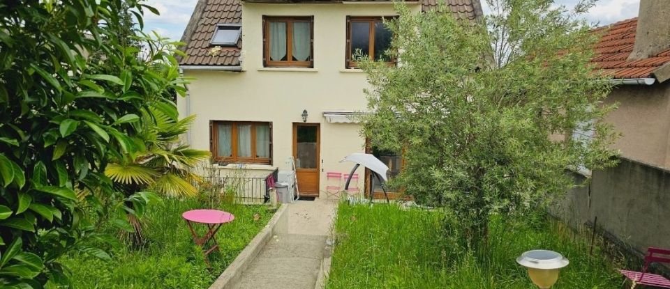 House 7 rooms of 190 m² in Noisy-le-Sec (93130)