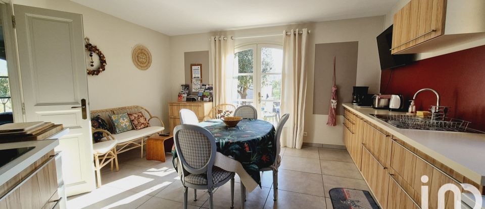 Traditional house 8 rooms of 247 m² in L'Isle-sur-la-Sorgue (84800)