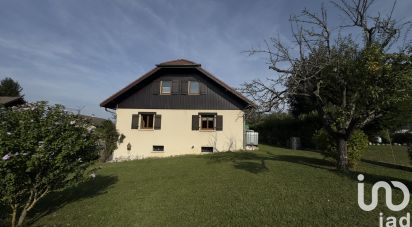 Maison traditionnelle 6 pièces de 160 m² à Ville-en-Sallaz (74250)